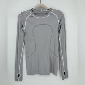 Lululemon White and Black Striped Swiftly Tech size 6